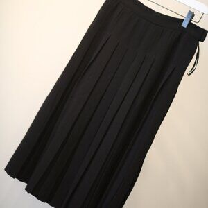 Black Pleated Bella and Co Skirt